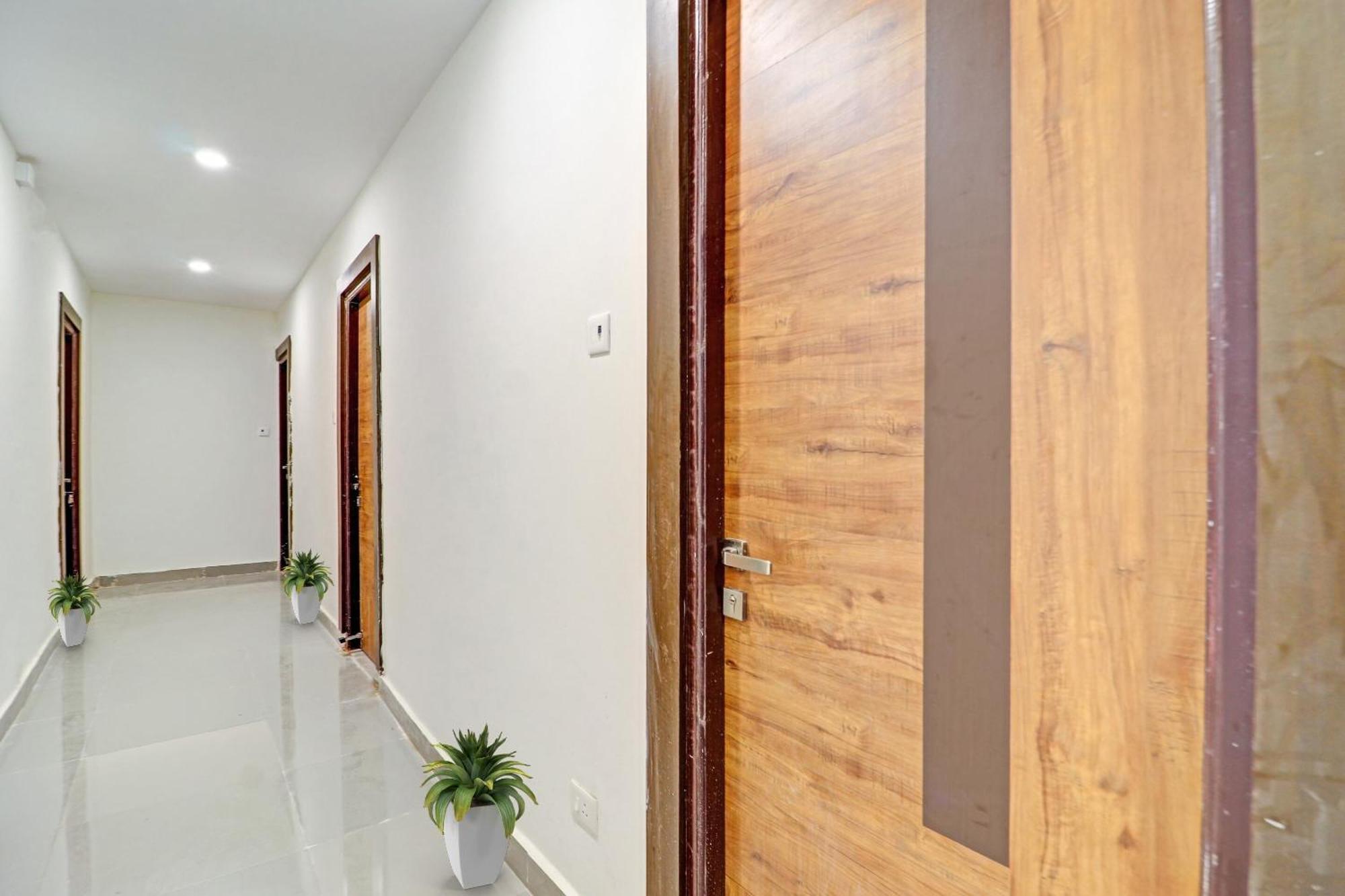 Hotel O Night Eye Hyderabad Exterior foto
