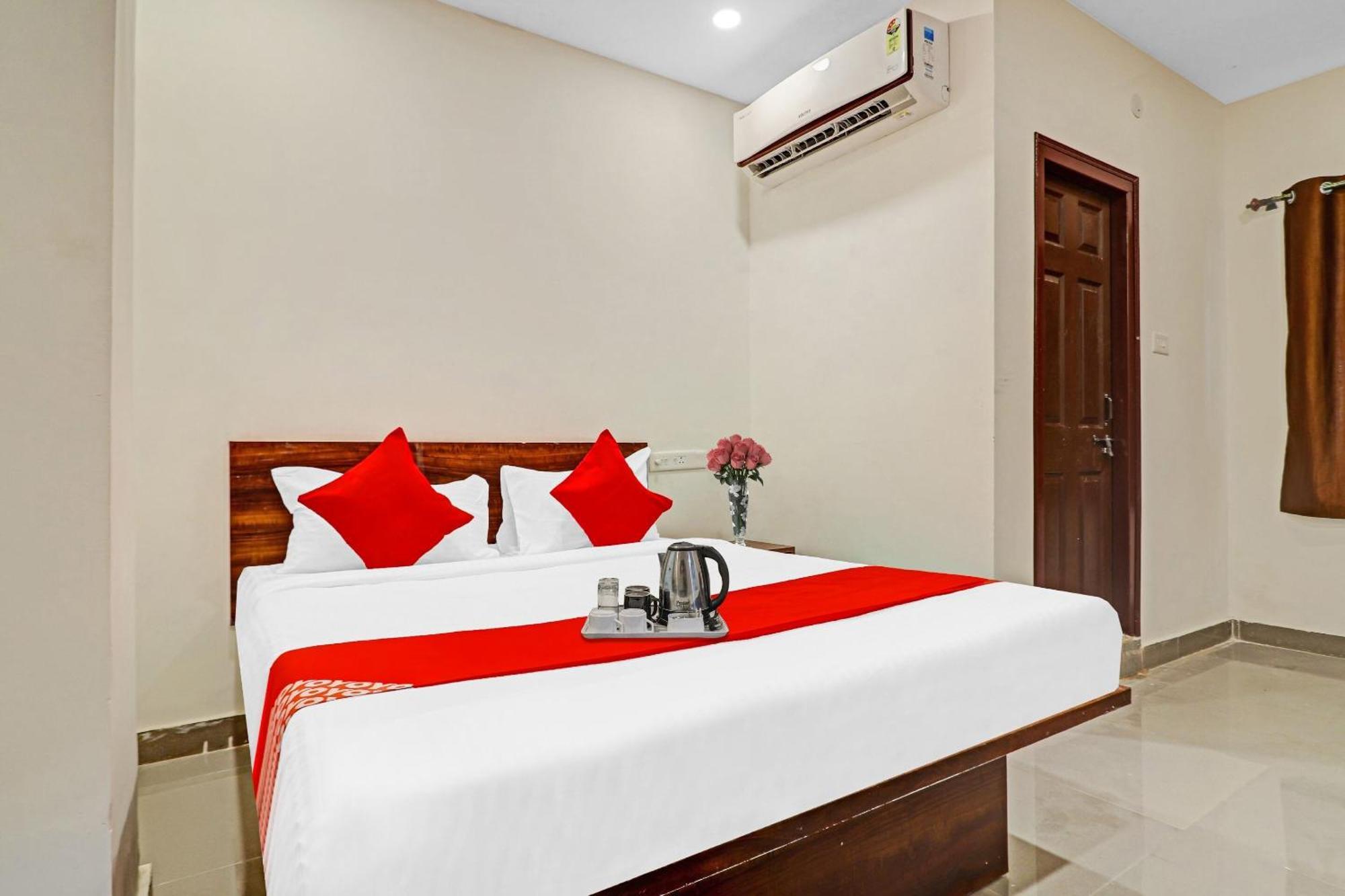 Hotel O Night Eye Hyderabad Exterior foto