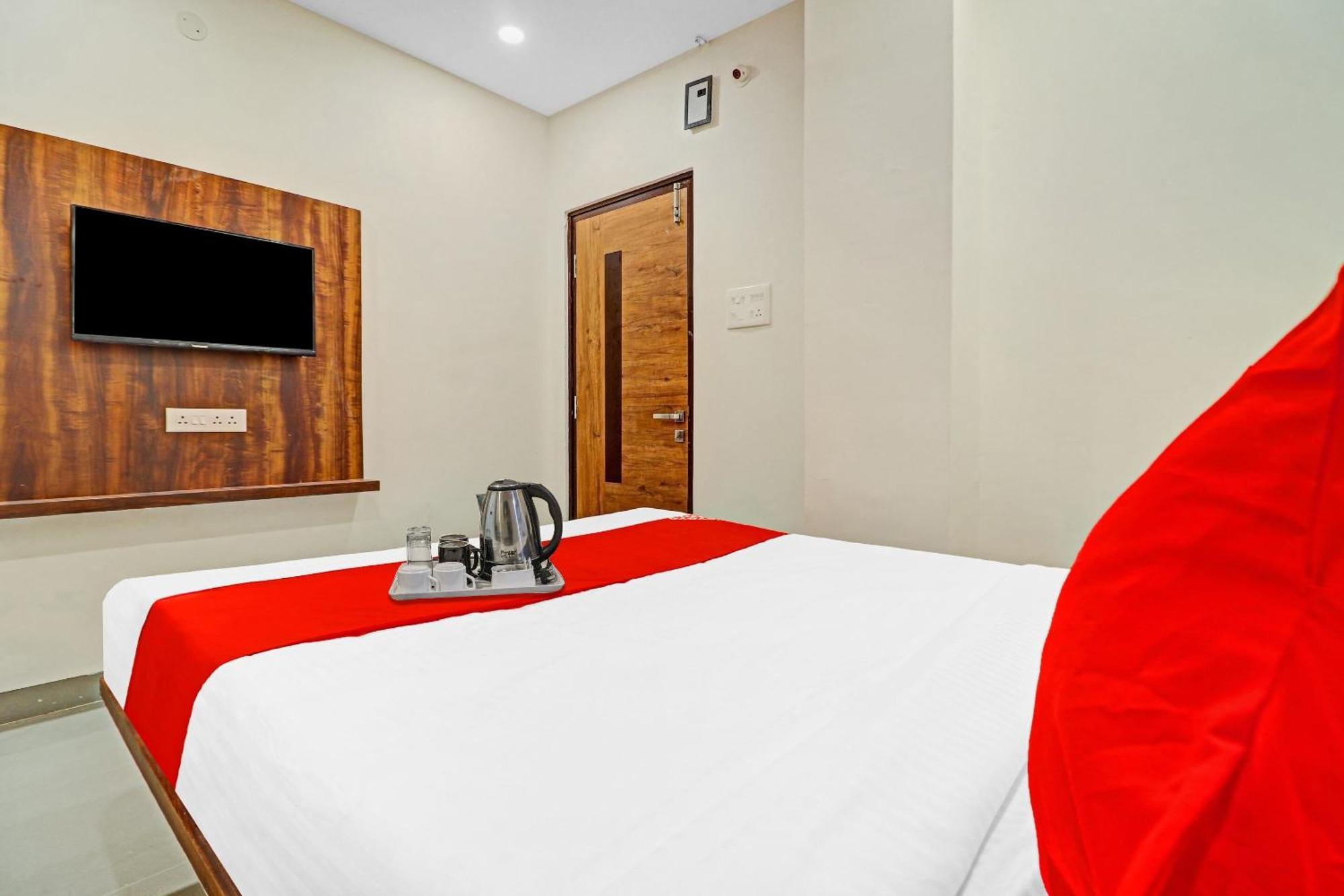 Hotel O Night Eye Hyderabad Exterior foto