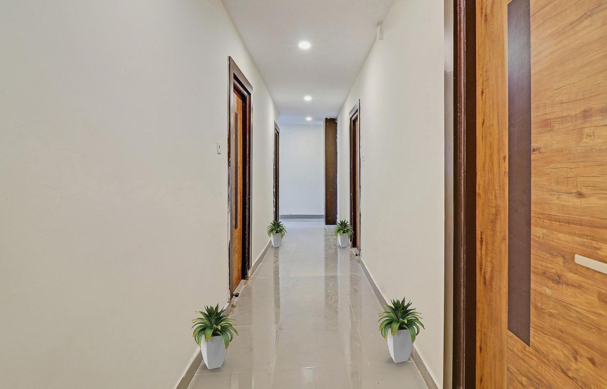 Hotel O Night Eye Hyderabad Exterior foto