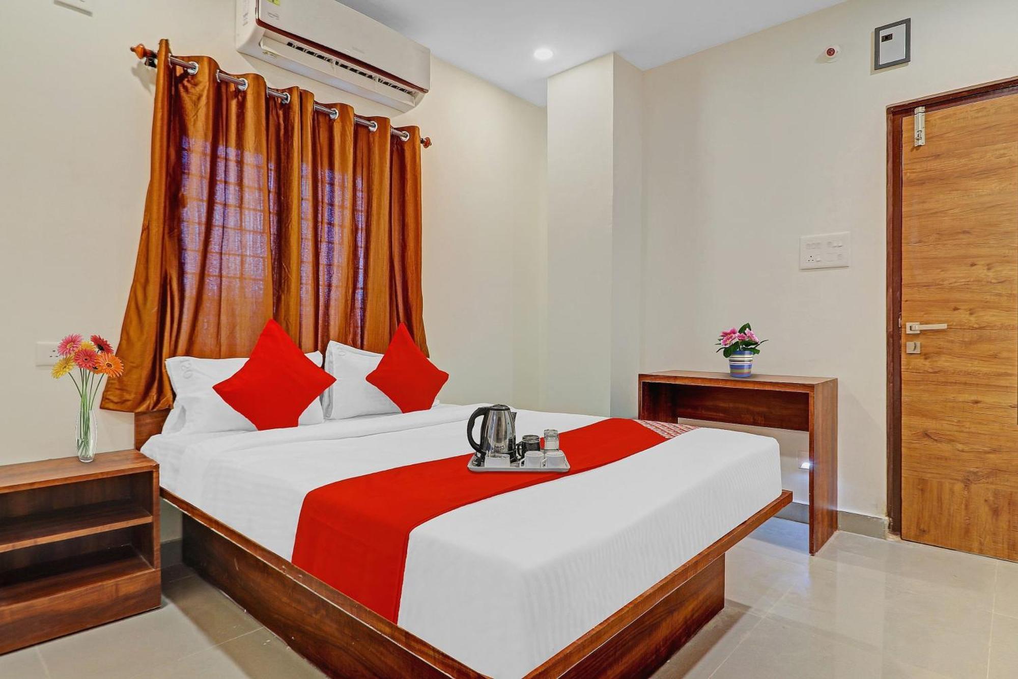 Hotel O Night Eye Hyderabad Exterior foto