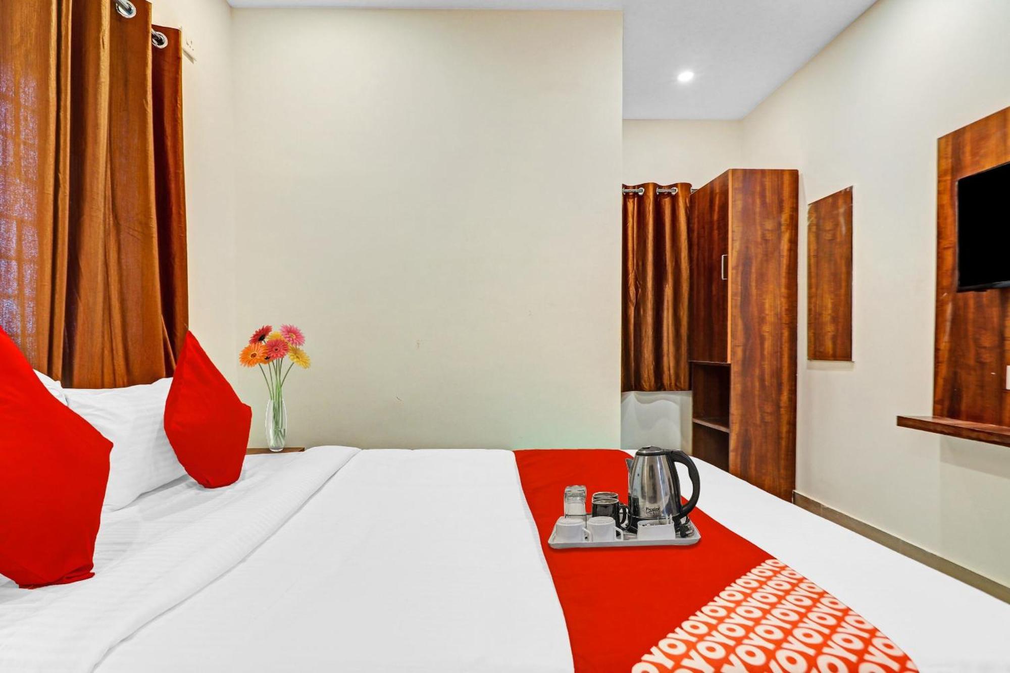 Hotel O Night Eye Hyderabad Exterior foto