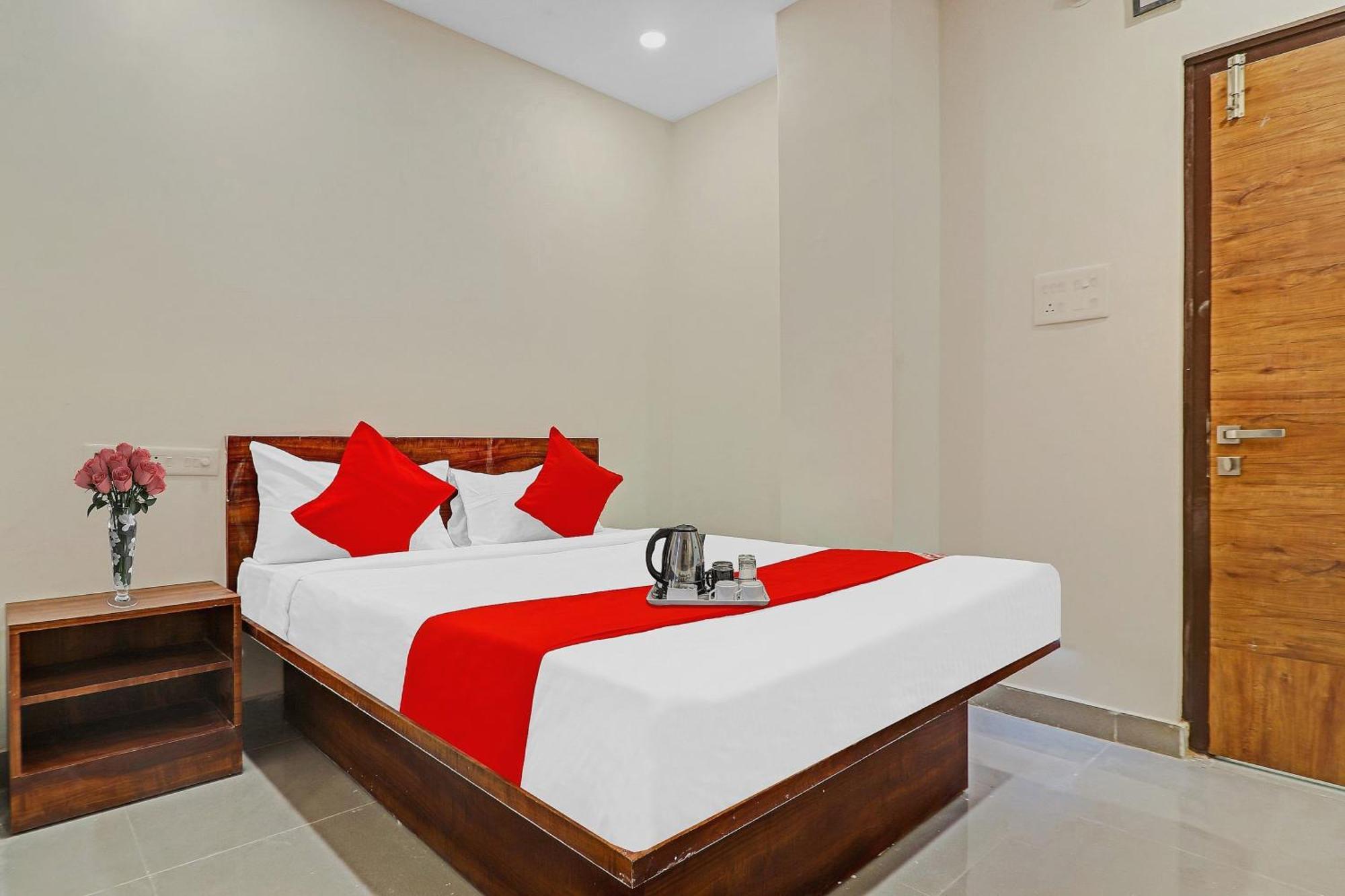 Hotel O Night Eye Hyderabad Exterior foto